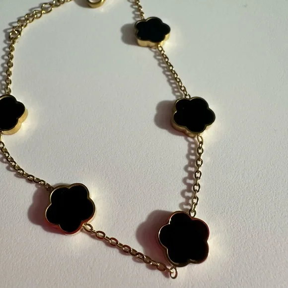 New stainless steel flower bracelet - Picture 2 of 3